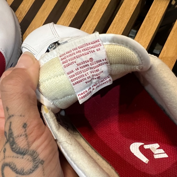 SOLD NIKE Cortez SIZE 8 M/ 10 W - Picture 11 of 12